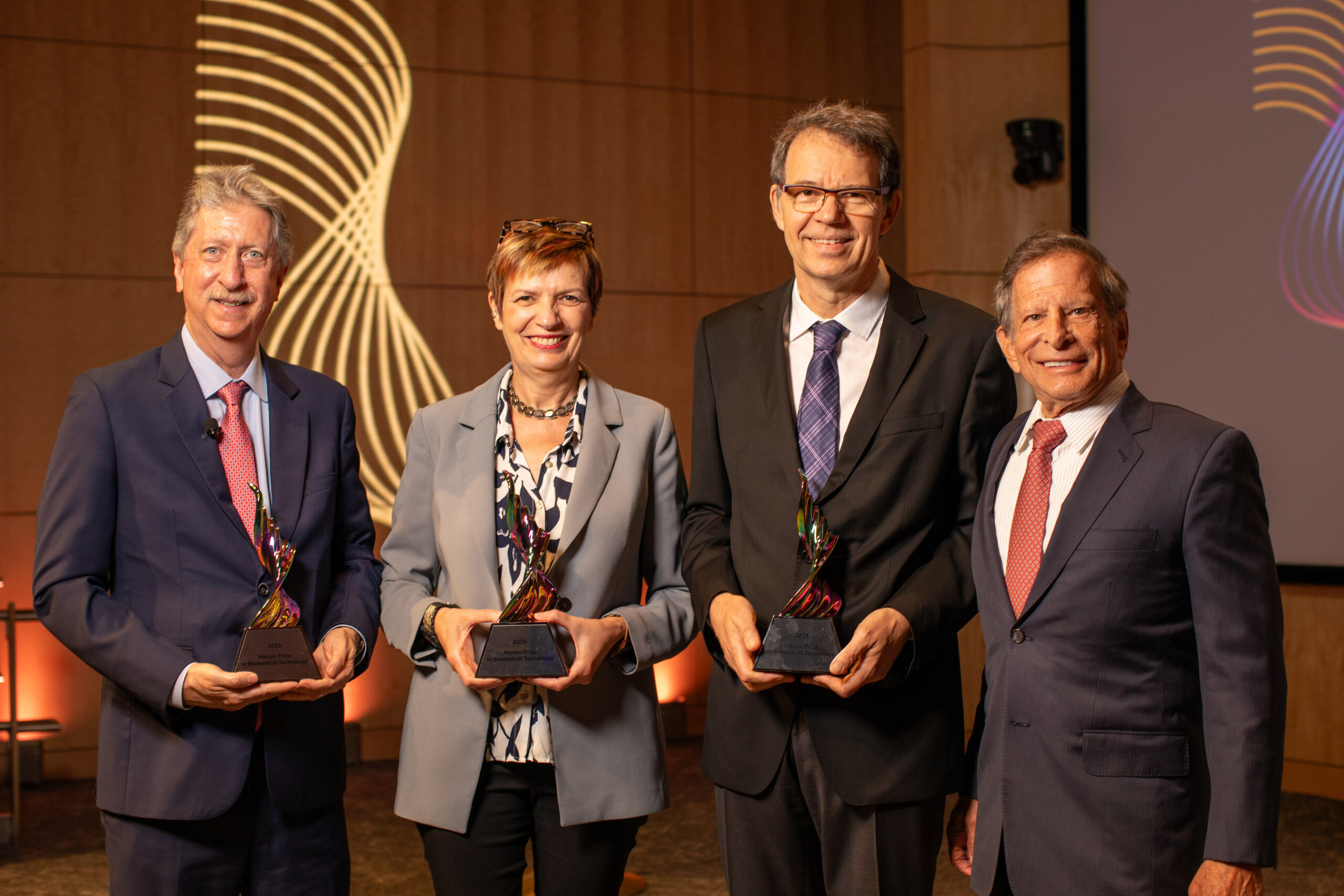 carl-june,-bruce-levine,-isabelle-riviere,-and-michel-sadelain-receive-the-2025-merkin-prize-at-the-broad-institute-for-chimeric-antigen-receptor-(car)-t-cell-therapy