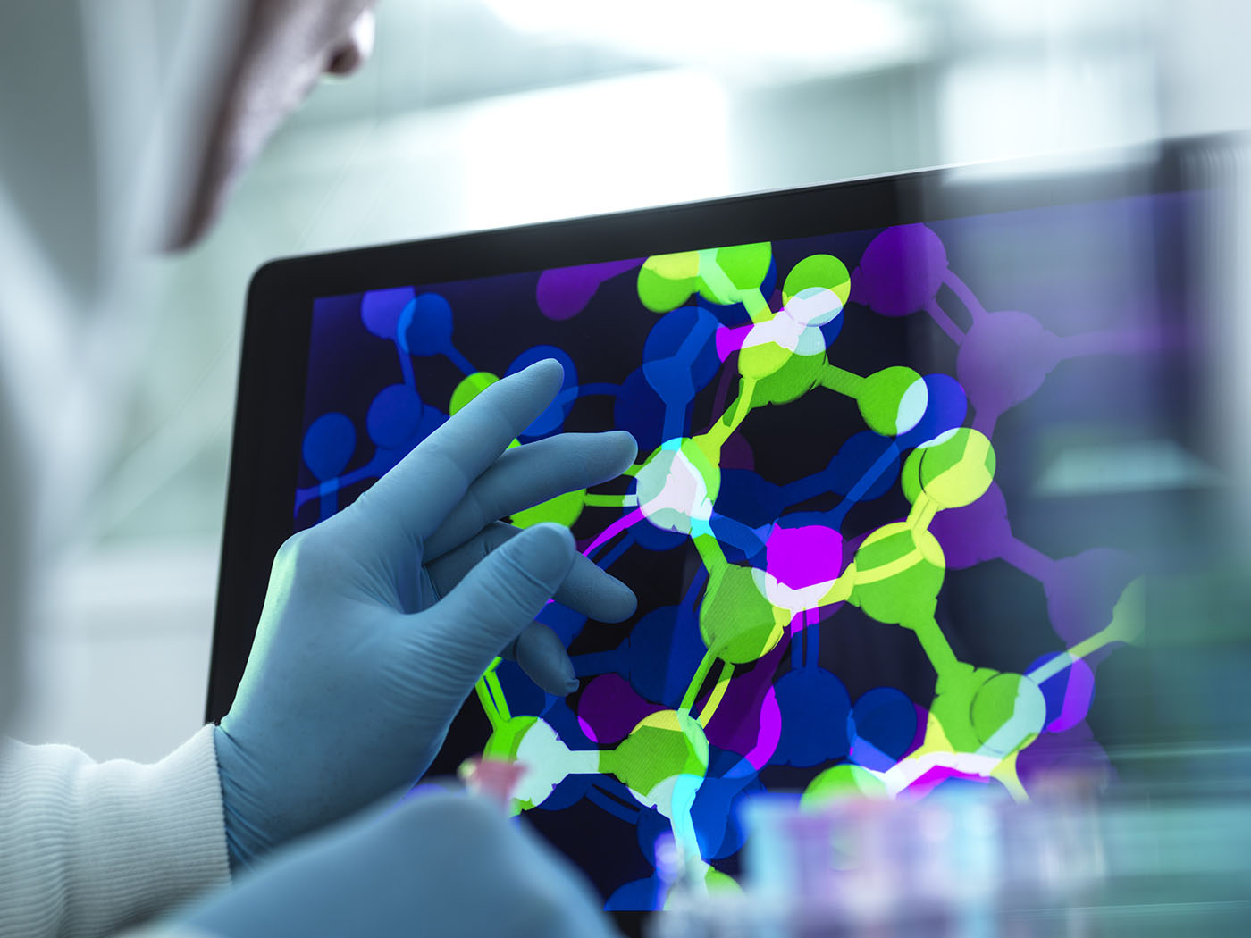 combining-ligand-and-structure-based-methods-for-more-effective-virtual-screening