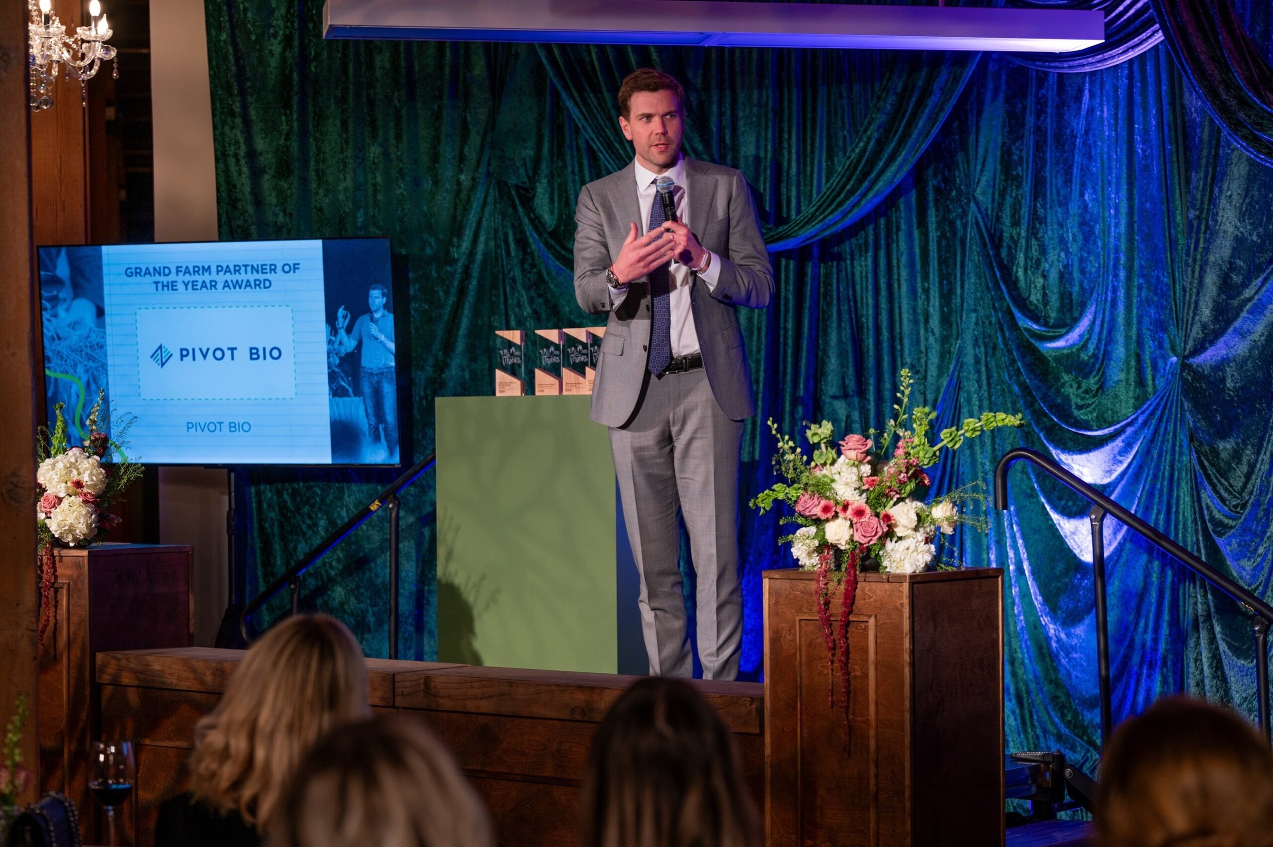 pivot-bio-named-grand-farm-partner-of-the-year-by-emerging-prairie